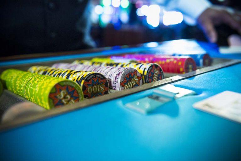 Hướng dẫn đầy đủ cách tải game casino online dễ dàng trên điện thoại